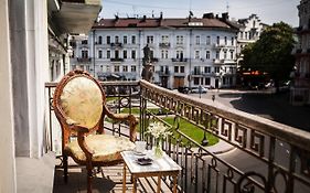 ЕстерХаус